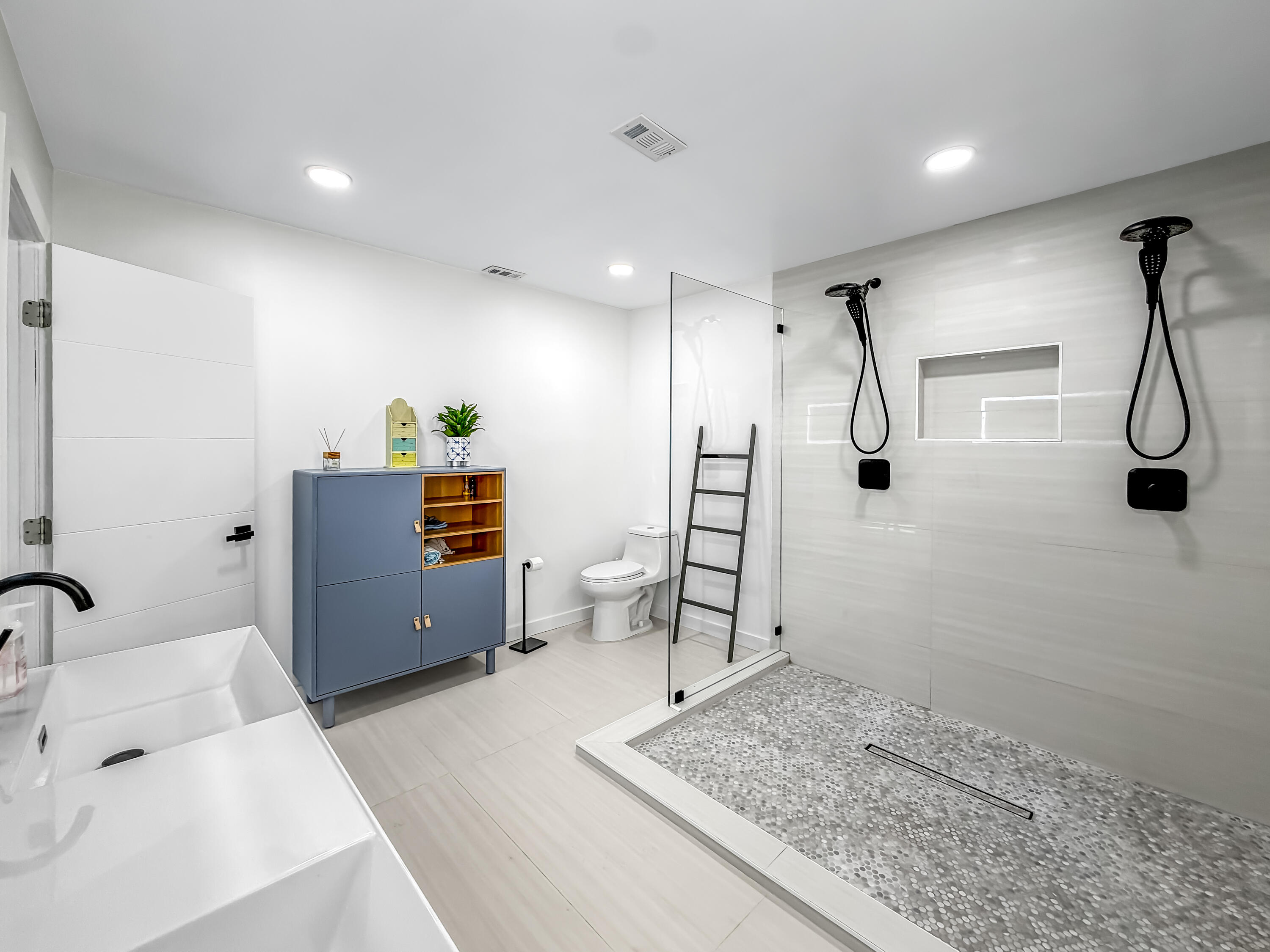 1098 West Camino Real Boca Raton, FL 33486 - Photo 43 of 55 Primary Bathroom