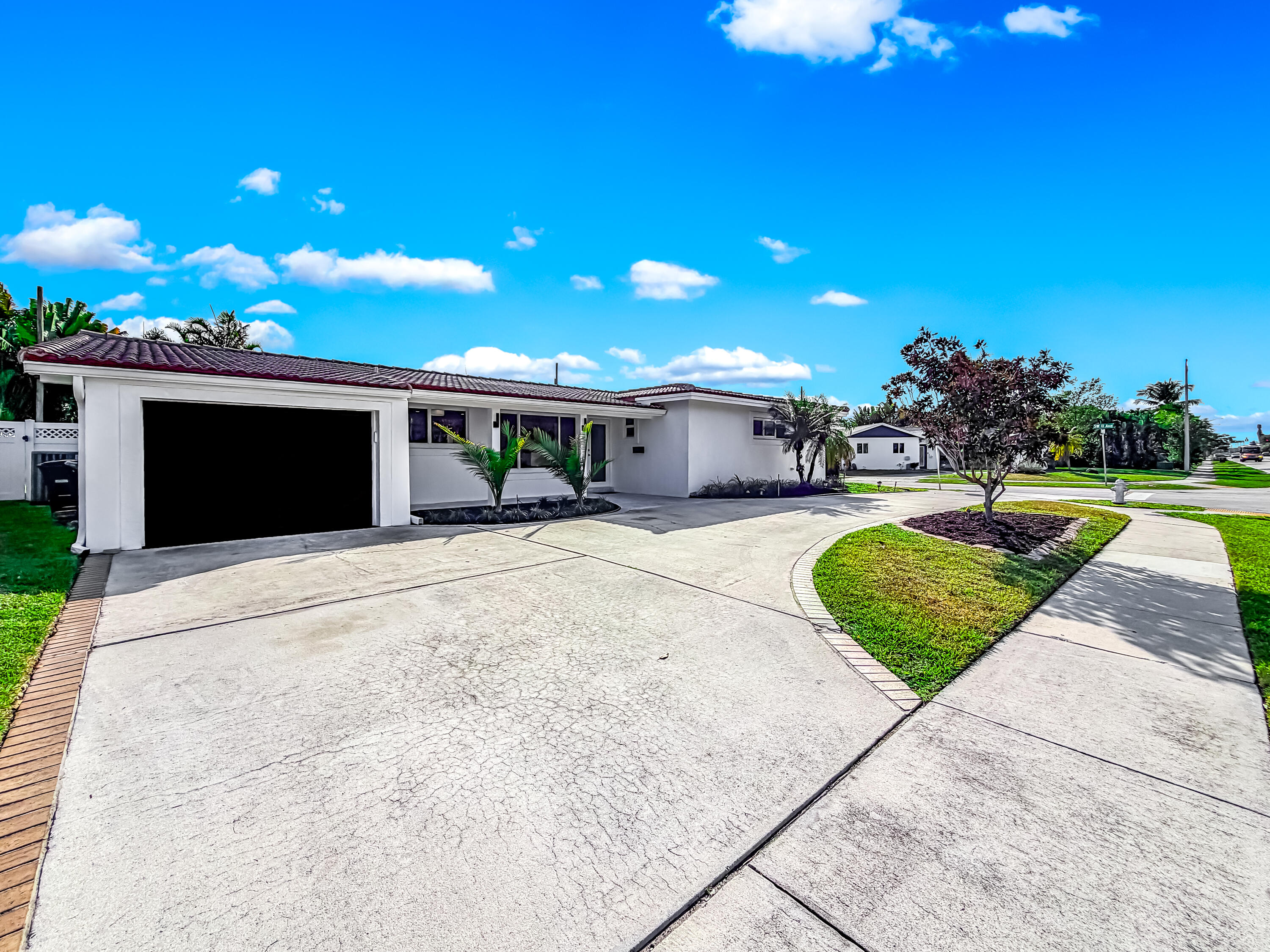 1098 West Camino Real Boca Raton, FL 33486 - Photo 6 of 55 Front View