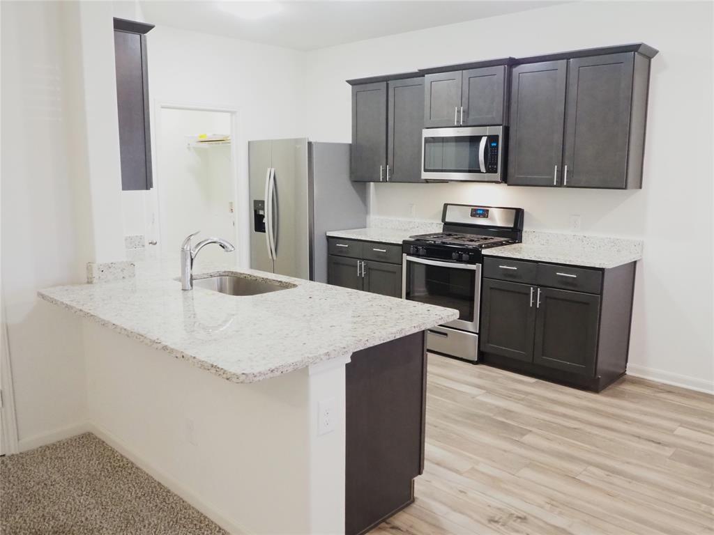 13832 Musselshell Drive Ponder, TX 76259 - Photo 4 of 34