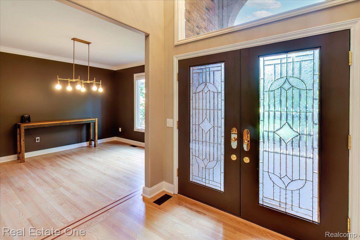 5016 Stonehenge Drive Rochester, MI 48306 - Photo 8 of 82 Gallery Image 8