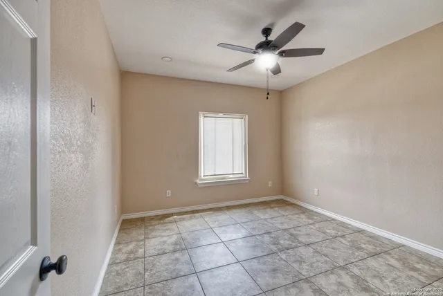 $289,900 | 144 West Brazos Street, Uvalde, TX 78801