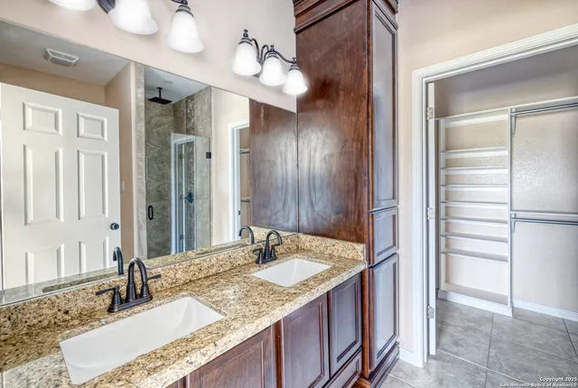 $289,900 | 144 West Brazos Street, Uvalde, TX 78801