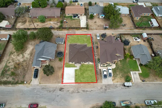 $289,900 | 144 West Brazos Street, Uvalde, TX 78801