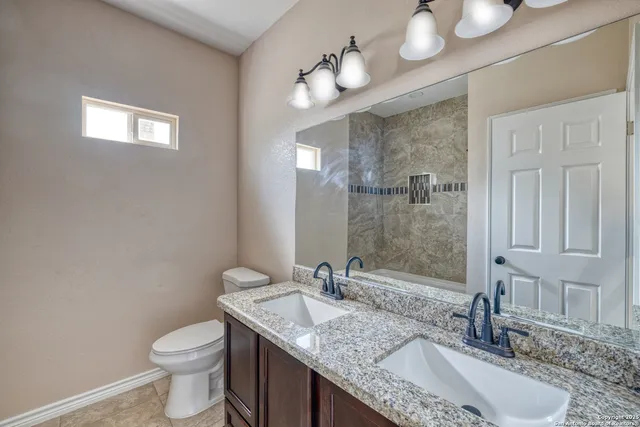 $289,900 | 144 West Brazos Street, Uvalde, TX 78801