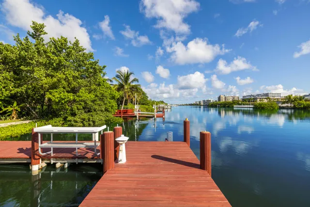 a view of a lake with houses