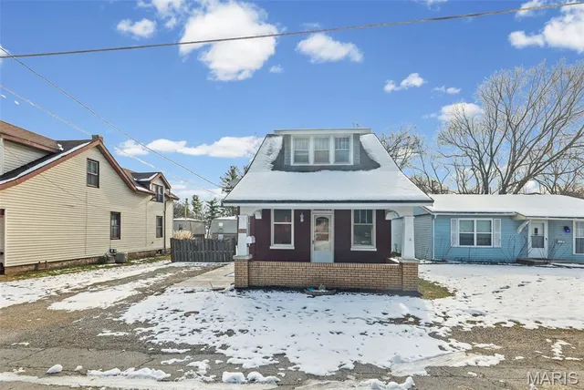 $99,900 | 324 Gilbert Street, Swansea, IL 62226