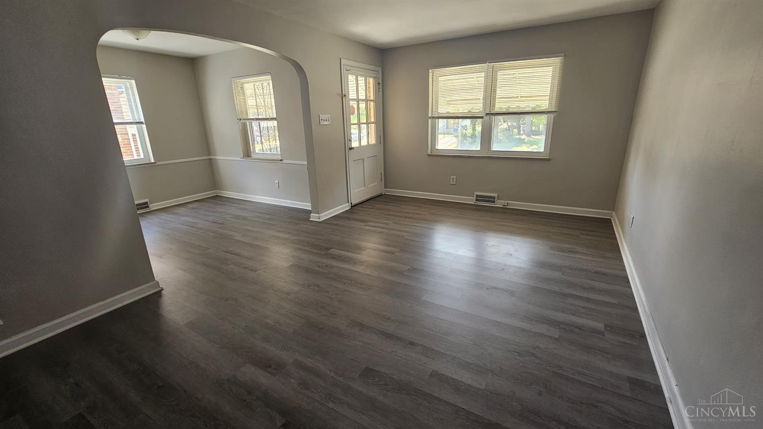 4452 Foley Road Cincinnati, OH 45238 - Photo 4 of 21