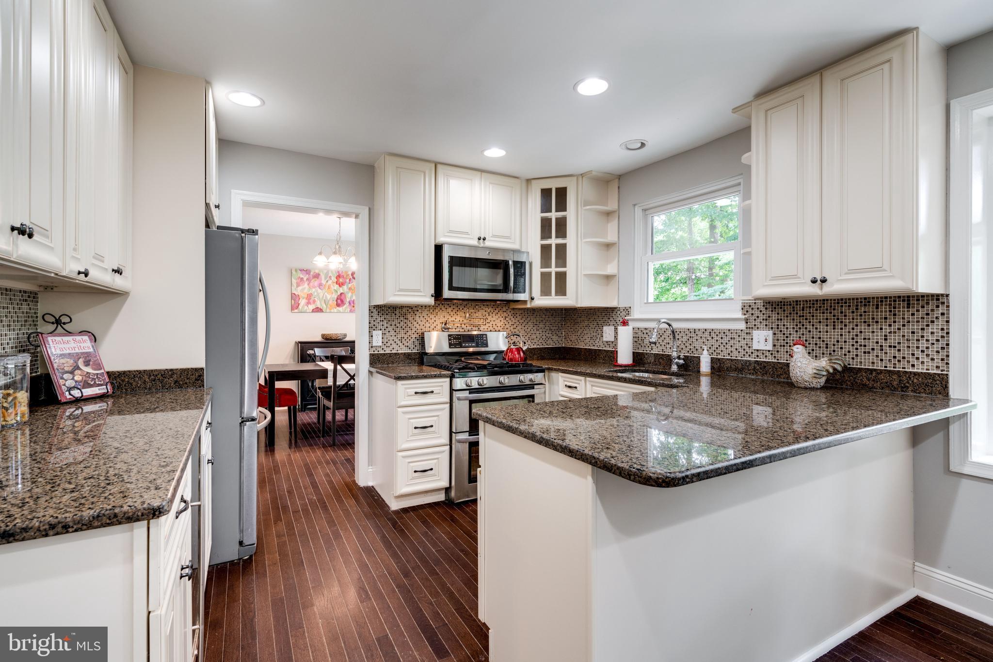 8430 Thames Street Springfield, VA 22151 - Photo 11 of 29 Breakfast/Homework Bar