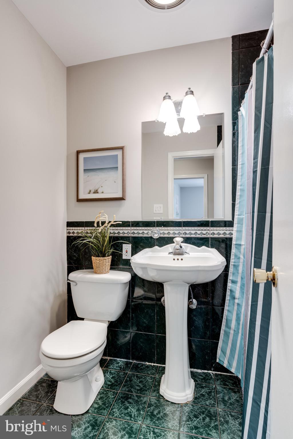8430 Thames Street Springfield, VA 22151 - Photo 22 of 29 Upper Level Hall Full Bath