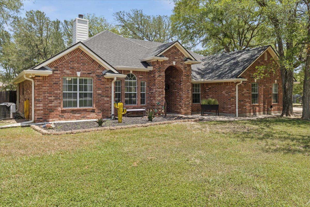 104 Spring Branch Bastrop, TX 78602 - Photo 2 of 39