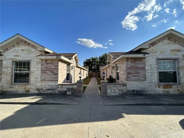 $875 | 301 West Albatross Avenue, Unit C, Pharr, TX 78577