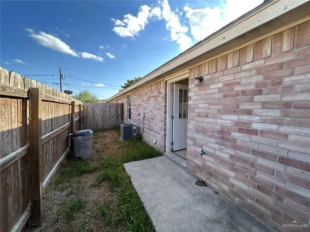 $875 | 301 West Albatross Avenue, Unit C, Pharr, TX 78577