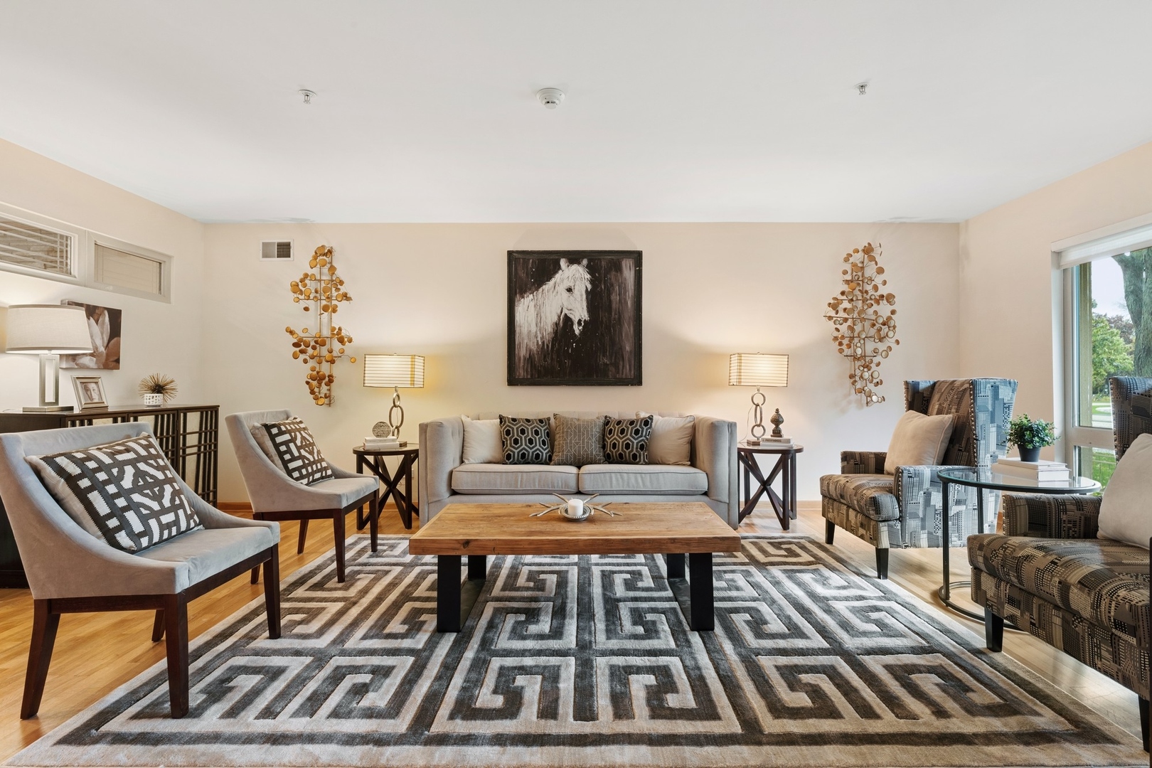 2037 Clover Road Northbrook, IL 60062 - Photo 3 of 29 a living room with furniture and a rug