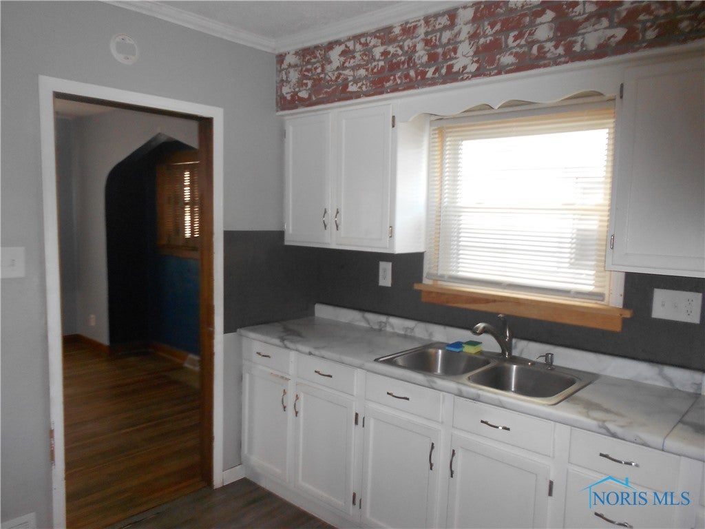 734 Southover Road Toledo, OH 43612 - Photo 16 of 35 Gallery Image 16