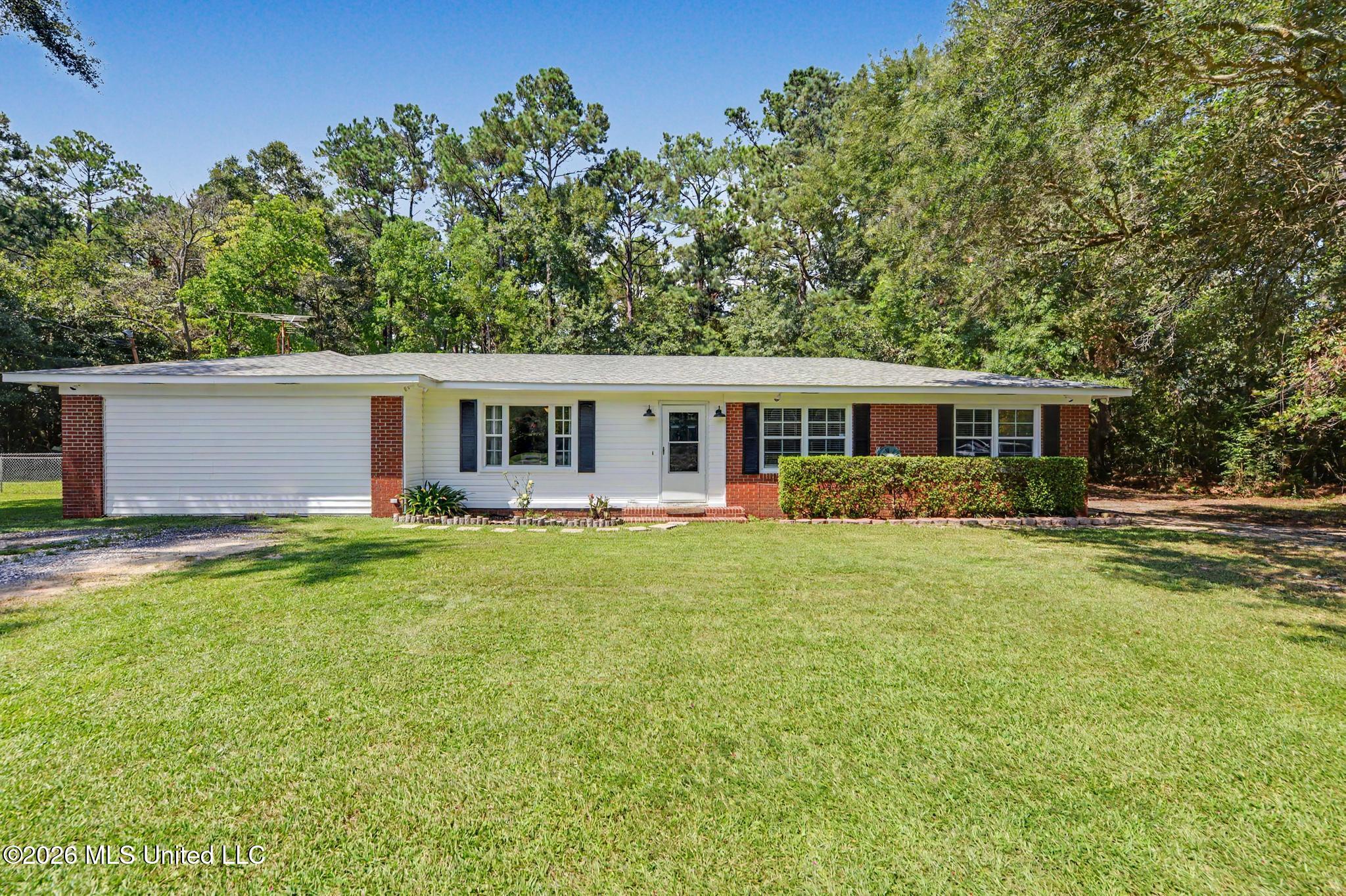 4317 Cunningham Road Moss Point, MS 39562 - Photo 1 of 29 001