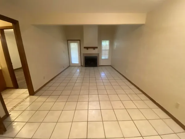 $1,395 | 1102 Greentree Court, Unit F, Tallahassee, FL 32304