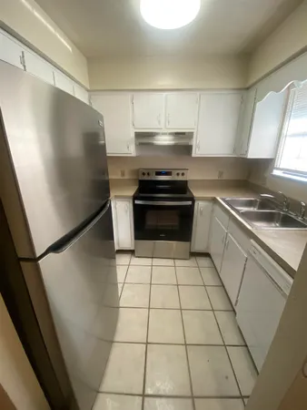 $1,395 | 1102 Greentree Court, Unit F, Tallahassee, FL 32304