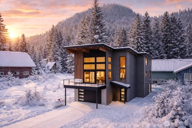 $2,199,000 | 811 Hyak Drive East, Snoqualmie Pass, WA 98068