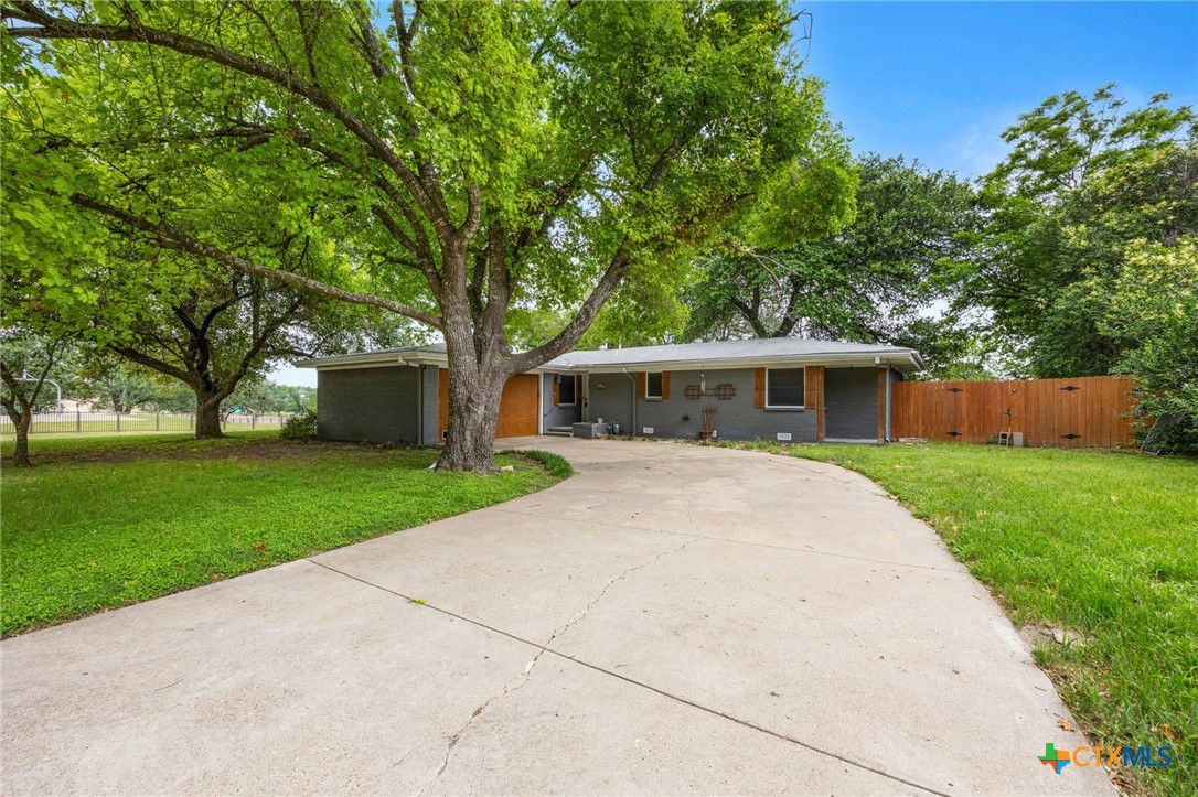 2215 North 9th Street Temple, TX 76501 - Photo 4 of 42
