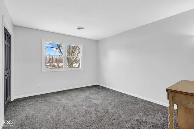 $369,900 | 595 Camelot Drive, Seymour, IN 47274