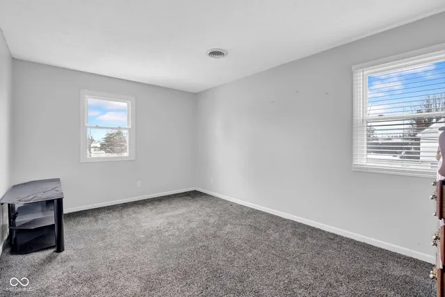 $369,900 | 595 Camelot Drive, Seymour, IN 47274