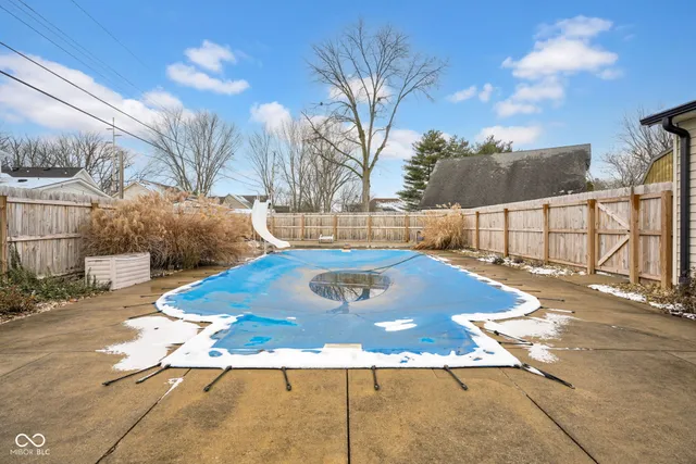 $369,900 | 595 Camelot Drive, Seymour, IN 47274