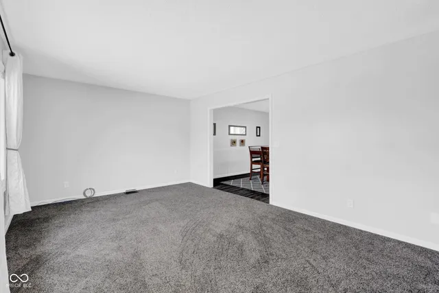 $369,900 | 595 Camelot Drive, Seymour, IN 47274