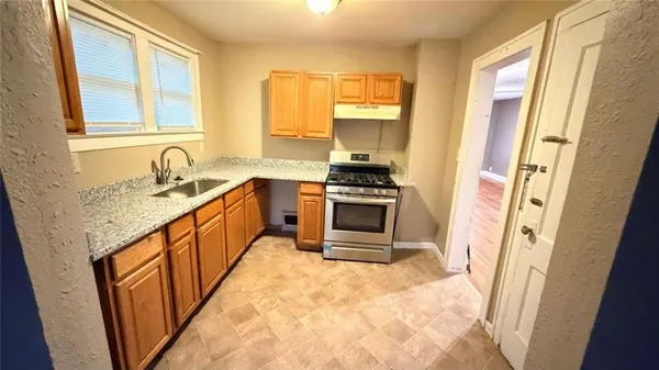 $175,900 | 428 South Kentucky Avenue, Independence, MO 64053