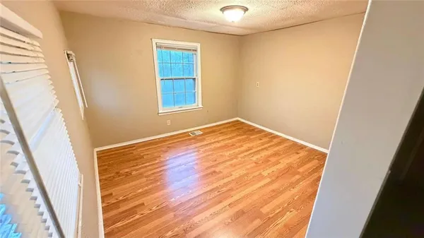 $175,900 | 428 South Kentucky Avenue, Independence, MO 64053