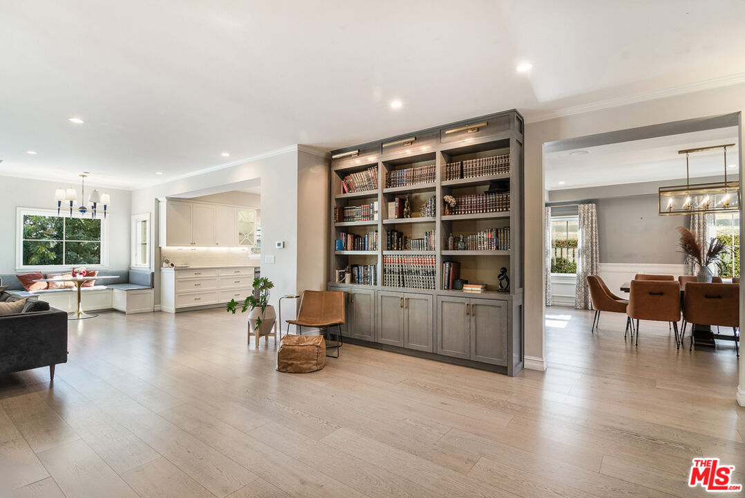 1942 Preuss Road Los Angeles, CA 90034 - Photo 3 of 45 Gallery Image 3