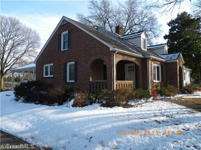 3372 Country Club Road Winston-Salem, NC 27104 - Photo 2 of 16 Exterior Front.