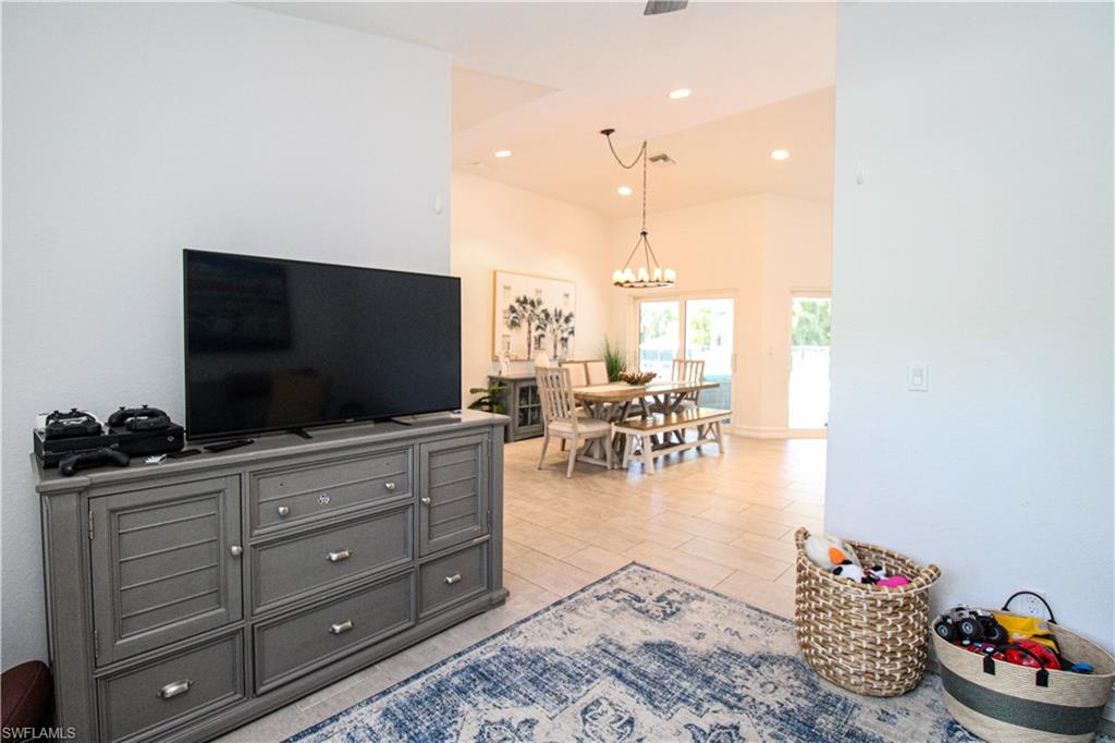 721 Logan Boulevard South Naples, FL 34119 - Photo 11 of 50