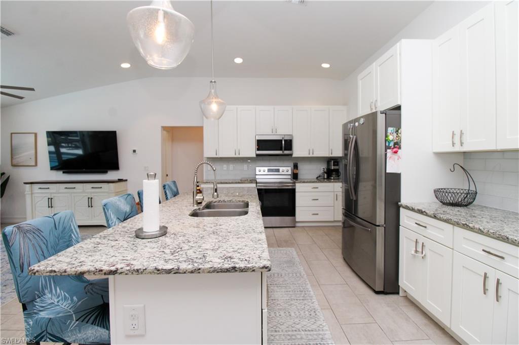 721 Logan Boulevard South Naples, FL 34119 - Photo 13 of 50