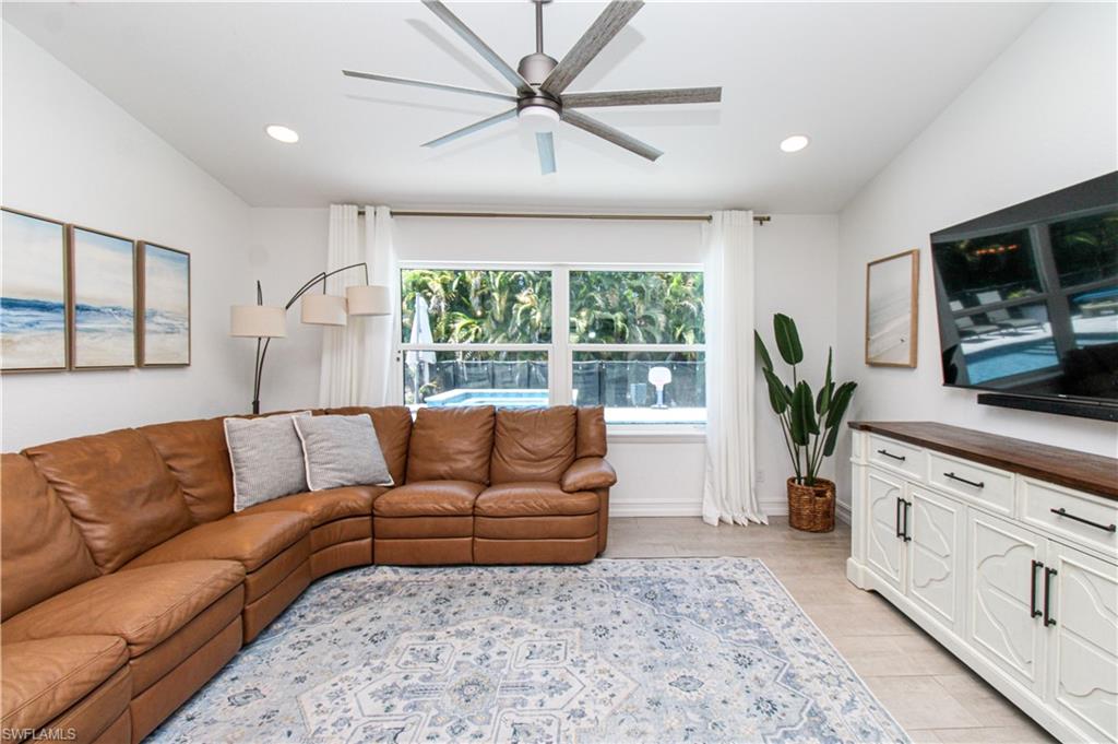 721 Logan Boulevard South Naples, FL 34119 - Photo 20 of 50