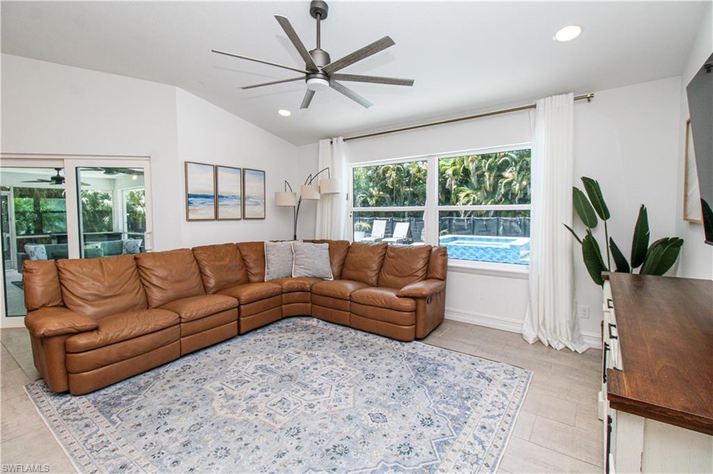 721 Logan Boulevard South Naples, FL 34119 - Photo 21 of 50