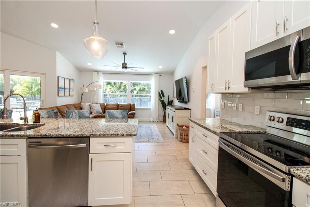 721 Logan Boulevard South Naples, FL 34119 - Photo 23 of 50