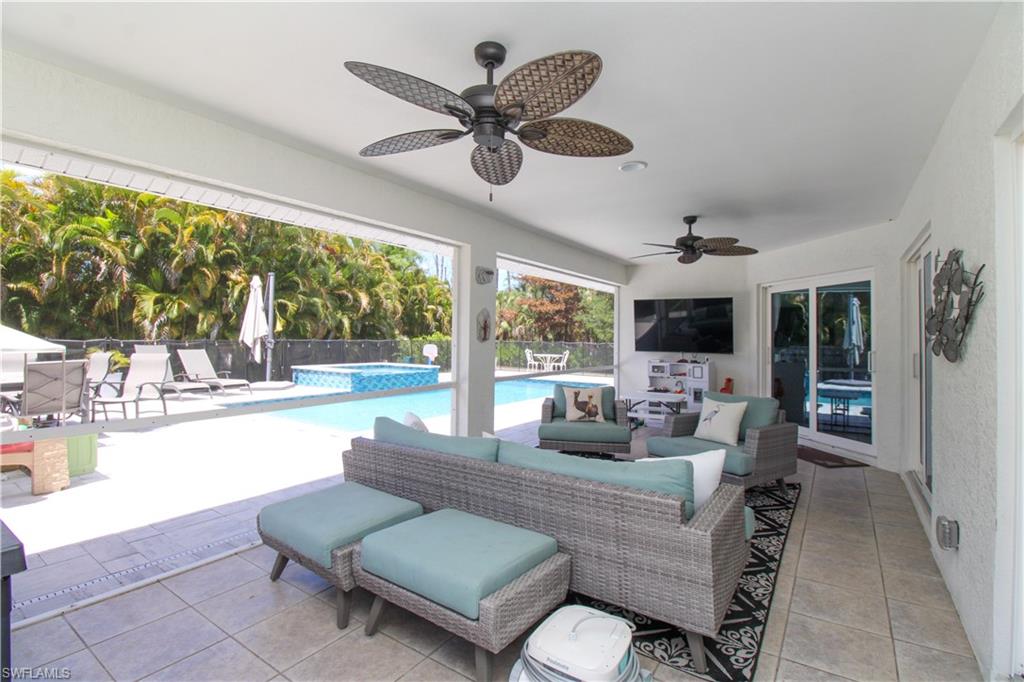 721 Logan Boulevard South Naples, FL 34119 - Photo 45 of 50