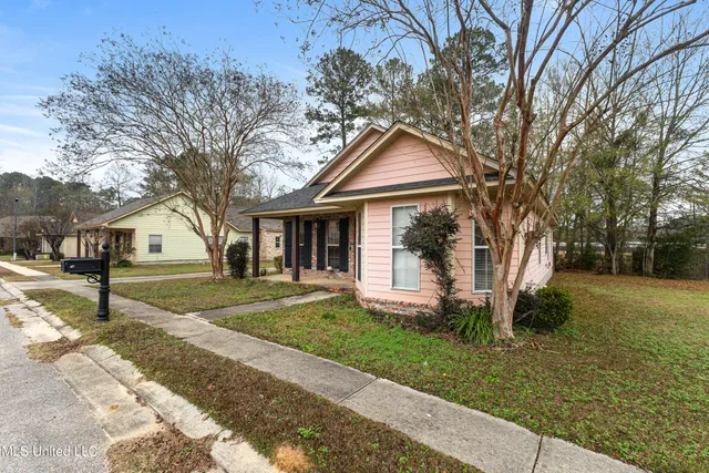 $229,500 | 14 Fleur De Lis, Hattiesburg, MS 39402