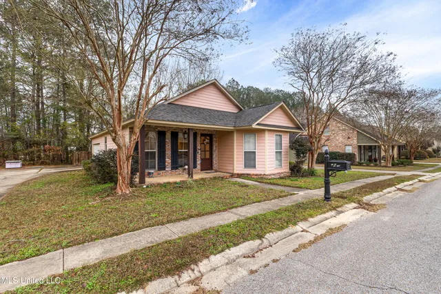 $229,500 | 14 Fleur De Lis, Hattiesburg, MS 39402