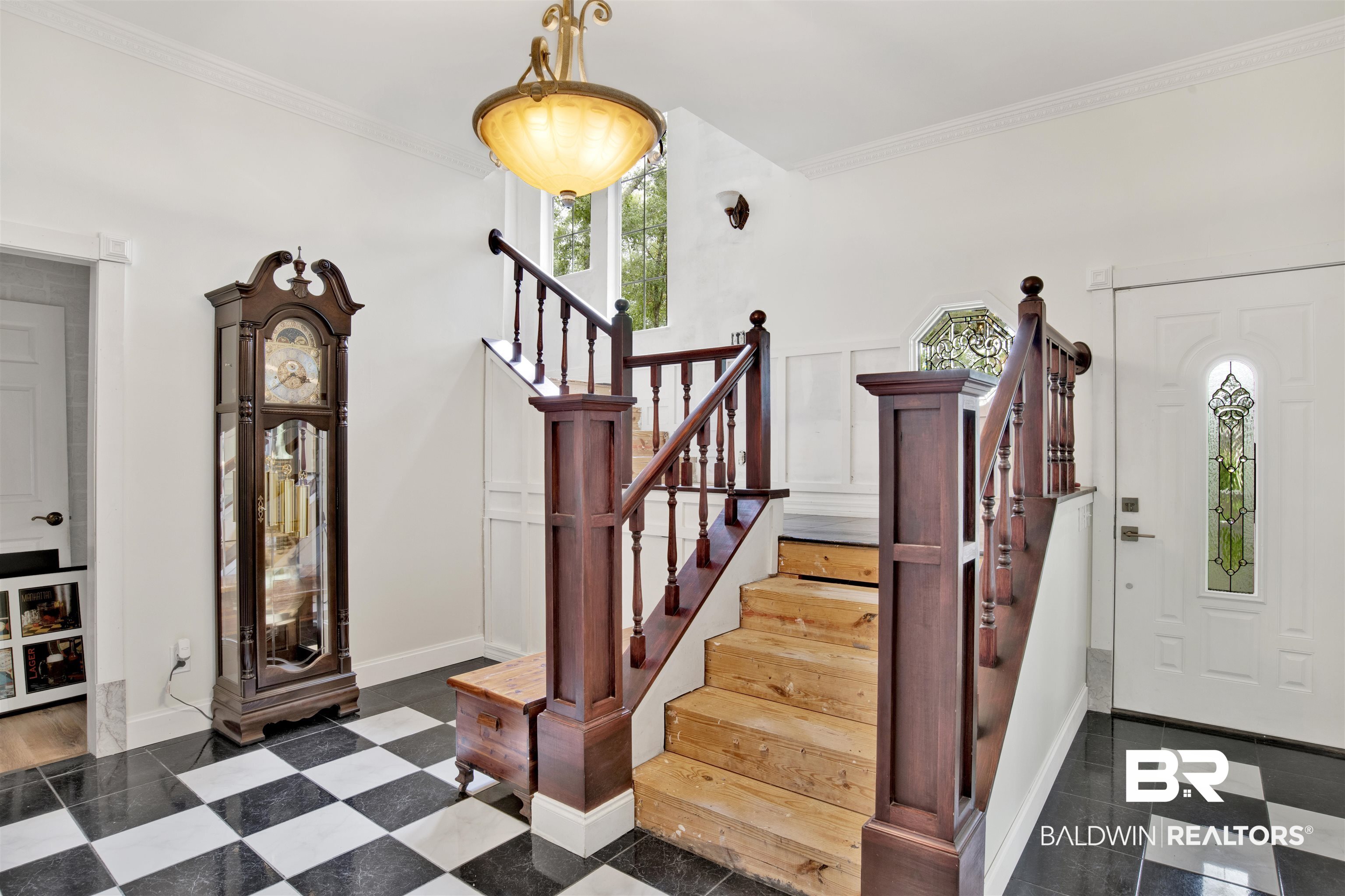 7641 Hitt Road Mobile, AL 36695 - Photo 7 of 29 Entryway with crown molding