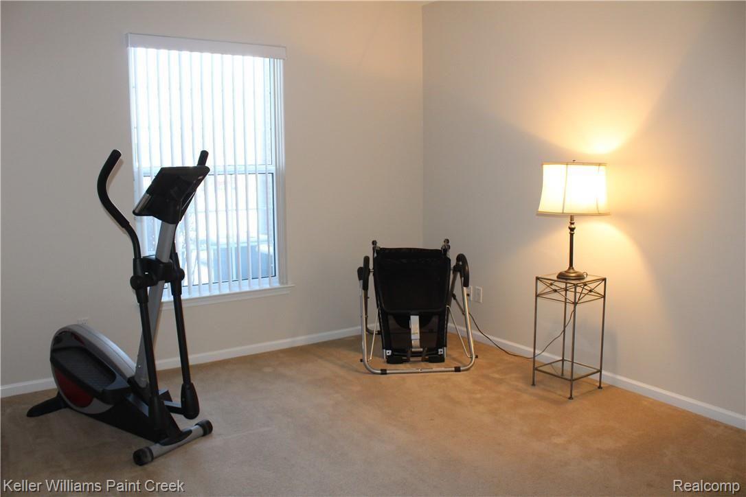 1732 Deepwood Circle Rochester, MI 48307 - Photo 10 of 14 IMG_1157.JPG