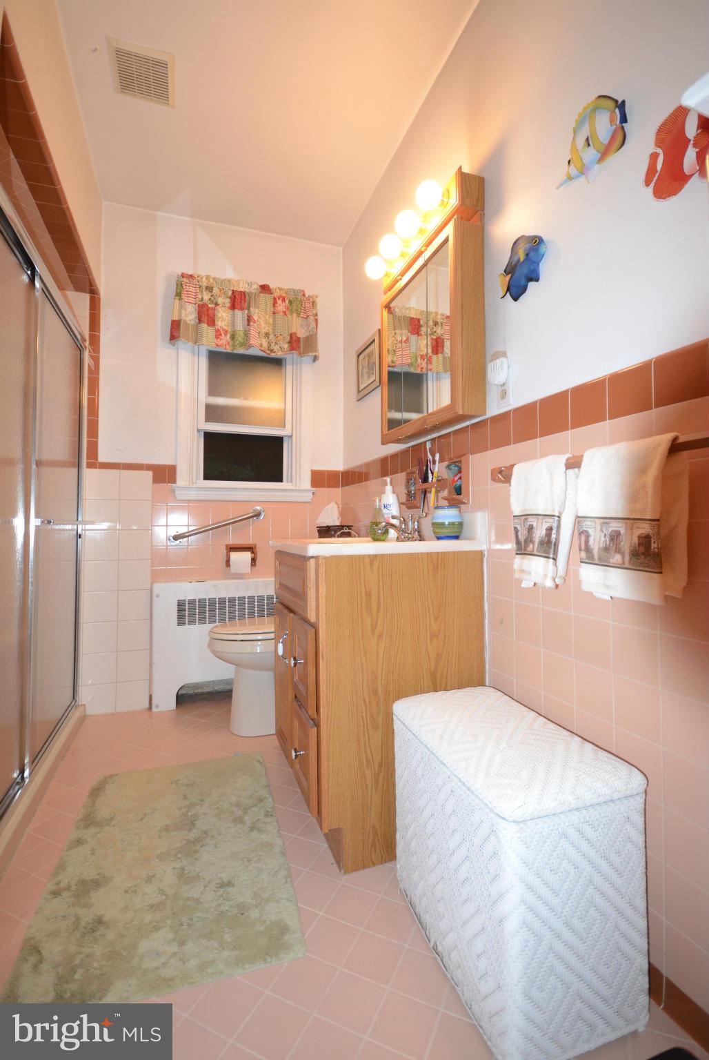 506 Stamford Road Baltimore, MD 21229 - Photo 16 of 23 Bath