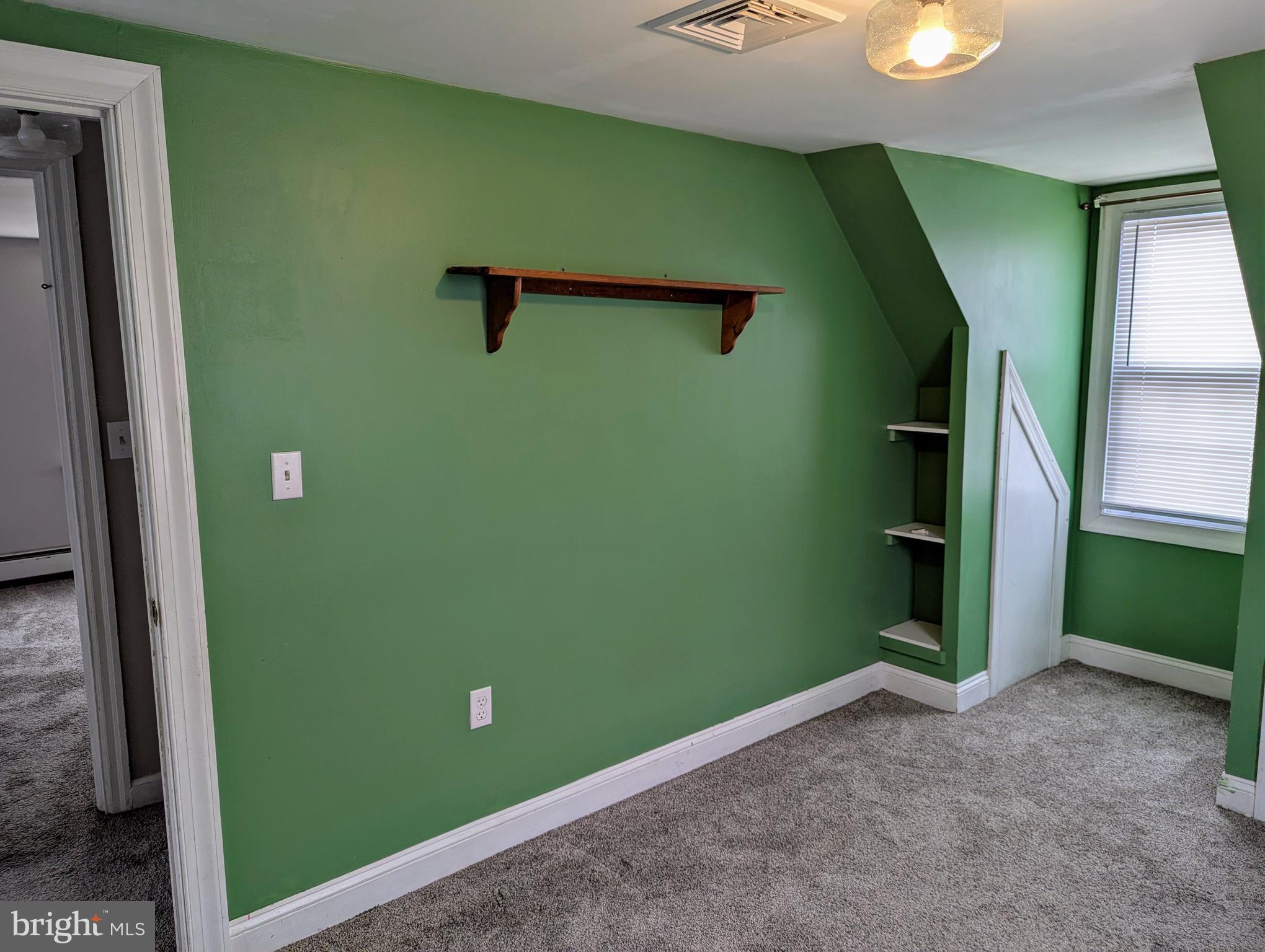 165 Ridge Boulevard Brookhaven, PA 19015 - Photo 23 of 27 Upper level, 3rd bedroom
