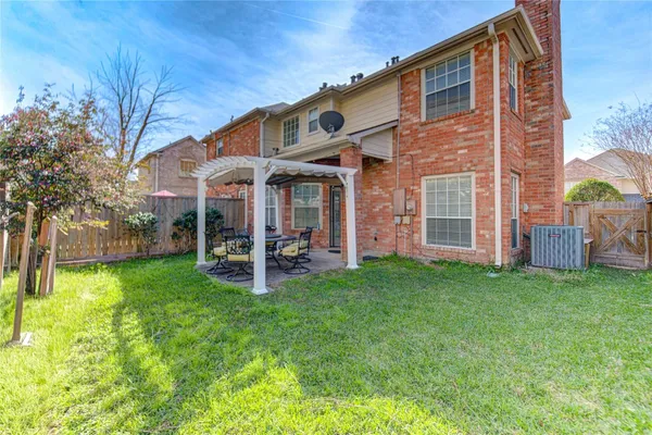 $2,750 | 1115 Enclave Square East, Houston, TX 77077