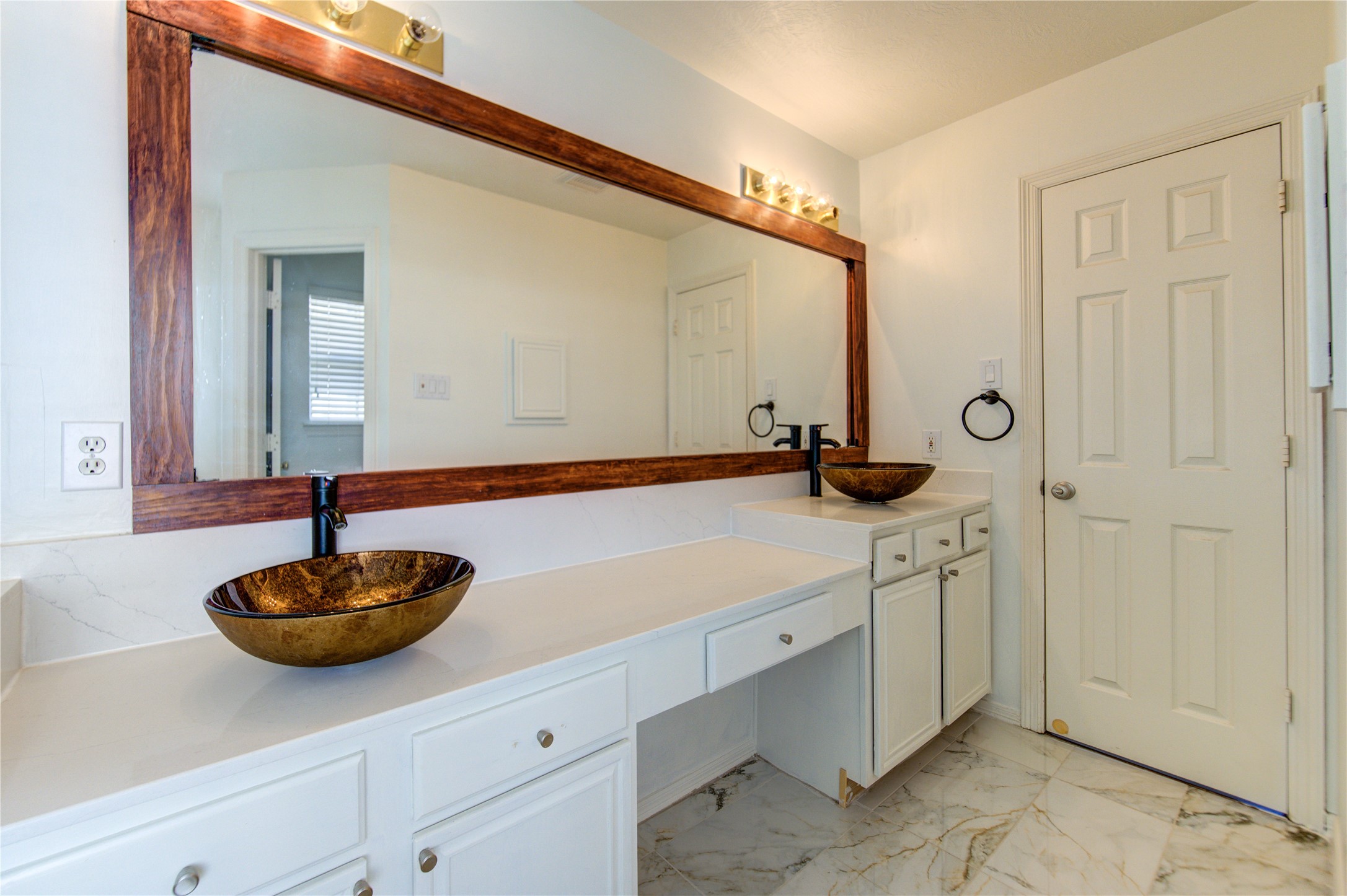1115 Enclave Square East Houston, TX 77077 - Photo 27 of 42 master bathroom