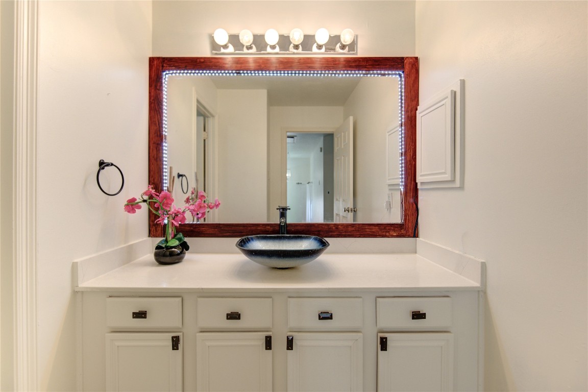 1115 Enclave Square East Houston, TX 77077 - Photo 32 of 42 second bathroom