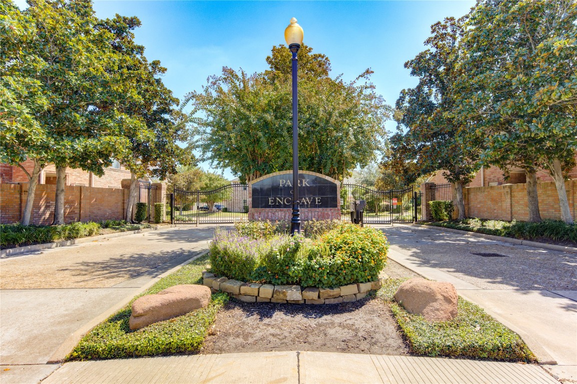 1115 Enclave Square East Houston, TX 77077 - Photo 39 of 42 Gated Community