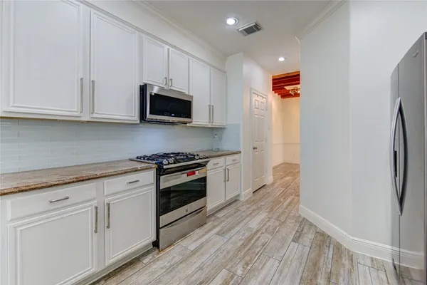 $2,750 | 1115 Enclave Square East, Houston, TX 77077