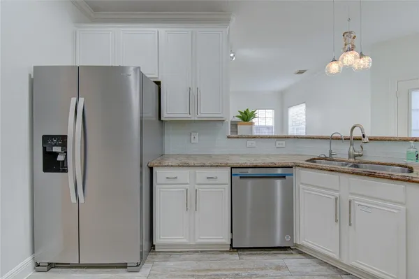 $2,750 | 1115 Enclave Square East, Houston, TX 77077