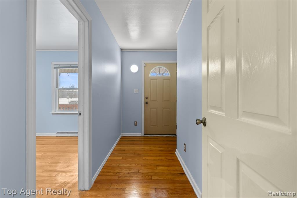 4948 Howe Road Wayne, MI 48184 - Photo 8 of 37